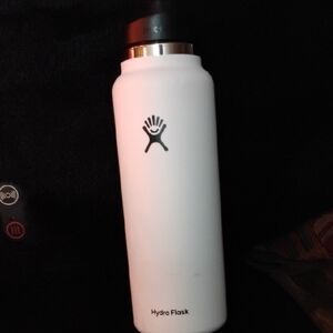 Hydro Flask Classic White Bottle with Black Lid